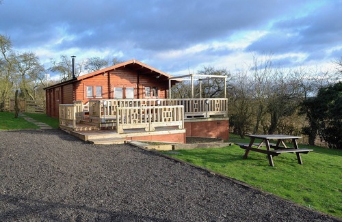 Stoulton Cottage | Relax in the hot tub whilst admiring beautiful views over the surrounding countryside.