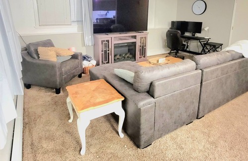 Russian Jack Park Apartment | Relax in the Zen Den