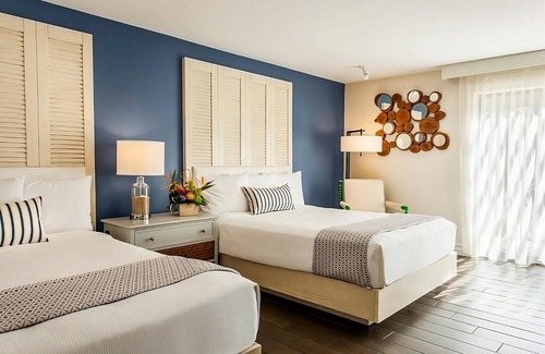 San Diego Hotel | Relax in this Beachfront Hideaway! Pet-friendly, w/Outdoor Pool, Tennis Court