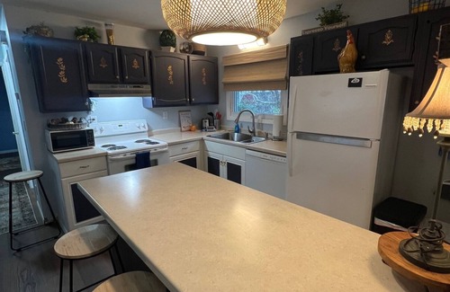Ironwood Apartment | Relax in this charming and "feel like home comfort" newly updated apartment !