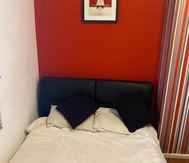 Becontree Bed & Breakfast | Relax in this Cozy room in Dagenham