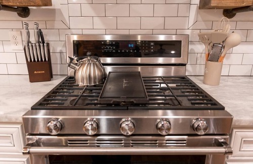 Memphis House | Relax in this peaceful and spacious house, exclusively for you and your group!