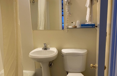 Brunswick Hotel | Relax Inn