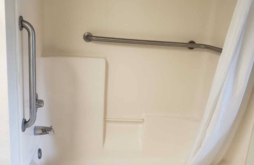 Claxton Hotel | Relax Inn