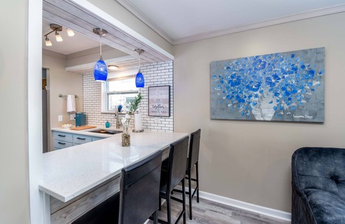 Lakeview House | ❤️ Relax Inn ❤️ WATERFRONT Tecumseh Island Luxury Cottage w DOCK. Sleeps 10!