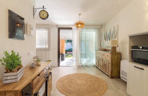 Eden Rock House | Relax with the whole family in this quiet and elegant accommodation