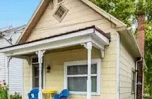 Mason House | Relax near thrills! One bedroom retreat, quick 10 min ride to Kings Island.