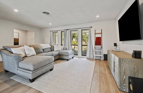 Lake Clarke Shores House | Relax on a Main Lake in a King Suite