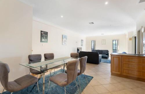 Port Elliot Apartment | Relax on Charles St - 4A Charles Street Port Elliot - BYO Linen
