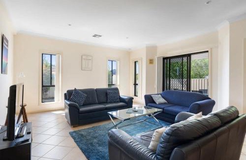 Port Elliot Apartment | Relax on Charles St - 4A Charles Street Port Elliot - BYO Linen