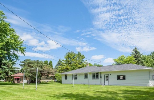 Appleton House | -Relax on Rogers - 3 bedroom, 2 bath