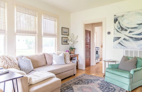 La Grange House | Relax on the Porch Swing | Walk to La Grange Square | Water Street Bungalow