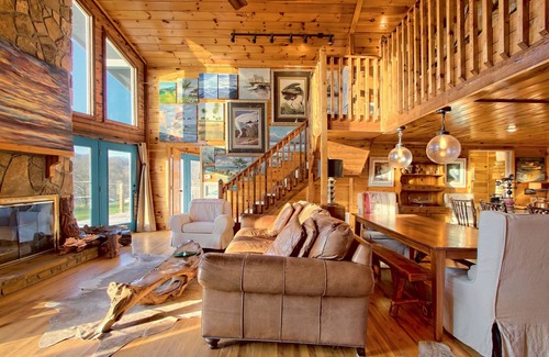 Hayesville Cottage | RELAX! RELAX! Emaline's Cottage @ Lake Chatuge.."Bright, airy and comfortable!"