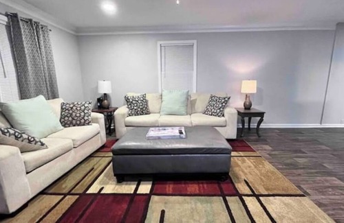 Conyers House | Relax & Sleep 2-Bedrooms Retreat