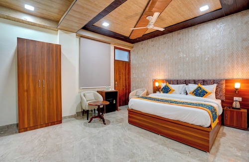 Noida Hotel | Relax Suites