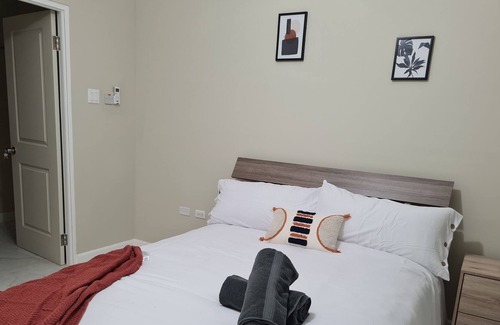 Beverly Hills Apartment | Relax @ the Lofts Lounge 2B/R lGymlTennis|Views