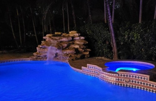 Pinecrest House | Relax under the Palms in Pinecrest! Waterfall, Pool and spa