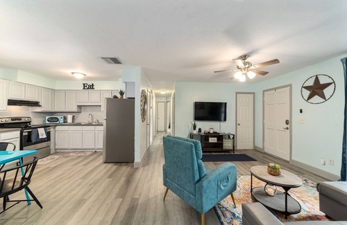 Ocala House | Relax & unwind comfortably at La Casita, located close to all the attractions.