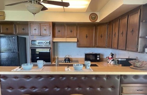 Hood Other | Relax & unwind in unique Farmhouse, Elk Grove, CA