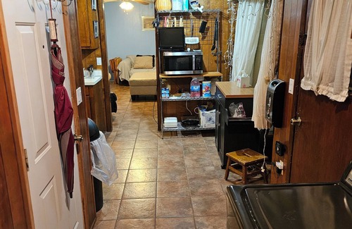 Tougaloo House | Relax with Family or Friends in this Tranquil neighborhood. 3 BR & 2 Bath
