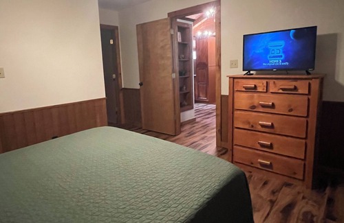 Caddo Gap Cabin | Relax with the whole family at this peaceful cabin on the Caddo River!