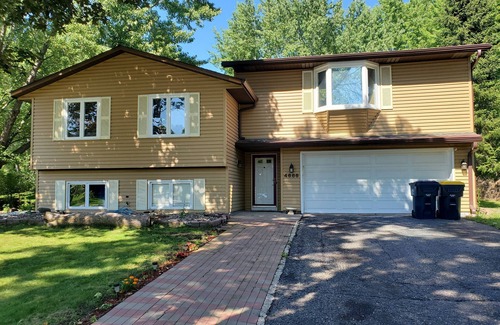 Eagan House | Relax with your family and friends at our peaceful home. Great Vacation Home!