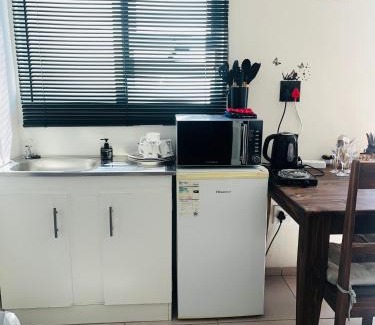 Trawal House | Relaxa Sleep & Go - Self Catering Accommodation