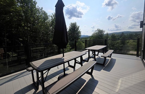 Mansonville House | Relaxation and Adventure, Jay Peak Awaits