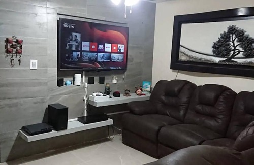 Reynosa House | Relaxation and fun 10 min from Int Mission Bridge