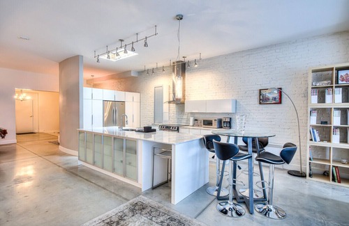 Maisonneuve Apartment | Relaxation, comfort, and convenience! The ultimate destination to experience Montreal.