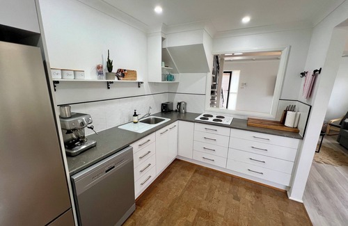 Mollymook House | Relaxed coastal townhouse with ocean views.