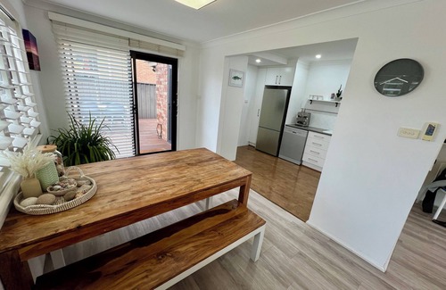 Mollymook House | Relaxed coastal townhouse with ocean views.