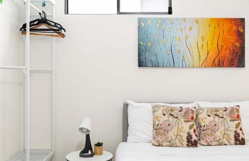 Carramar House | Relaxed Private Double Room in Carramar - Close to Station - Shared Bathroom