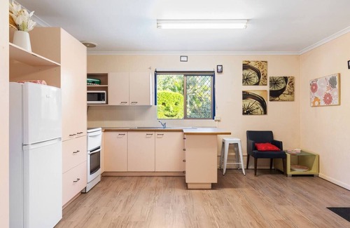 Urangan House | Relaxed Urangan Living at the Poolside Bungalow