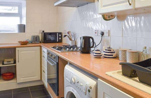Brynteg House | Relaxing 1Br Escape - Near Beaches & Nature Walks