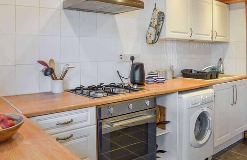 Brynteg House | Relaxing 1Br Escape - Near Beaches & Nature Walks