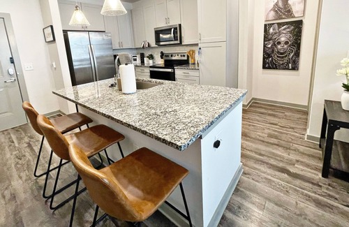 Metrocenter - North Rhodes Park Apartment | Relaxing 2 bedroom close to downtown