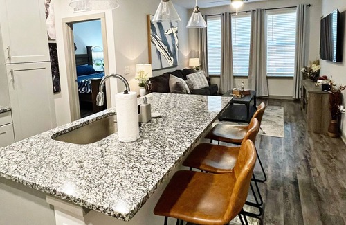Metrocenter - North Rhodes Park Apartment | Relaxing 2 bedroom close to downtown