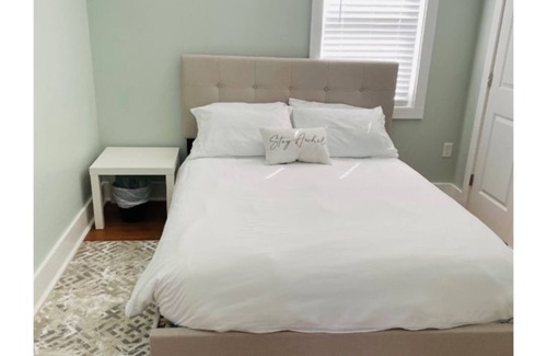 Middle River House | Relaxing 2 bedroom cottage by the water!