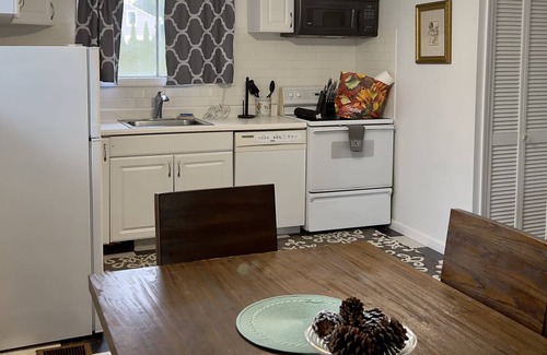 Copake House | Relaxing 2BR Lakehouse by CozySuites