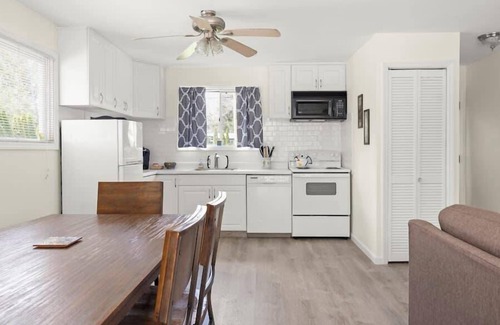 Copake House | Relaxing 2BR Lakehouse by CozySuites