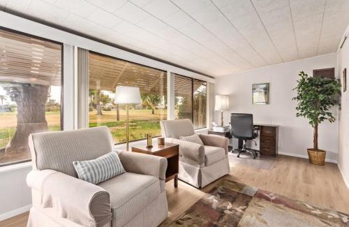 Sun City House | Relaxing 2BR plus Den Golf Retreat with Backyard and BBQ