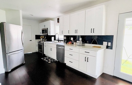 Lake Sarasota House | Relaxing 3BD/2BA Gateway. Near Siesta Beach!