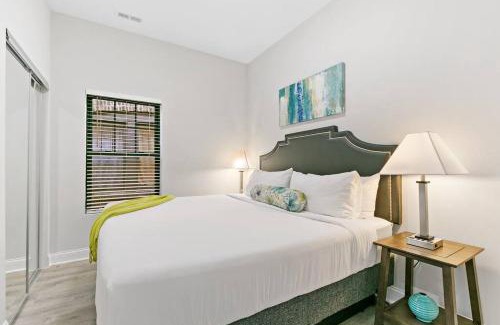 Avondale Apartment | Relaxing 3BR Apt with King Beds & Washer - Lawndale 1 & 2 rep