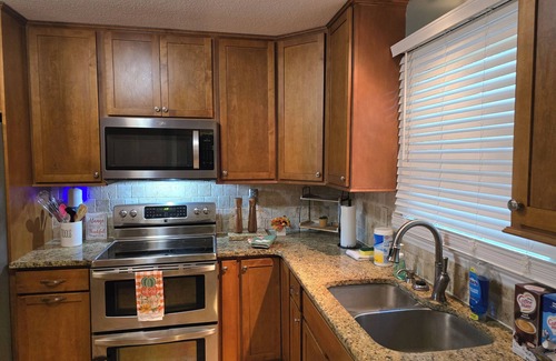 McLeansville House | Relaxing 3BR Getaway – Perfect for Families & Long Stays