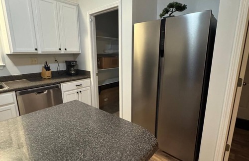 Olive Branch House | Relaxing 4BR Getaway with Pool -with Extra Sleeping Space. Near Stateline