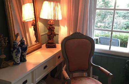 Tremolat Apartment | Relaxing accommodation in a 1610 house, in Tremolat in the Dordogne