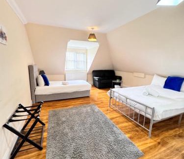 Stanwell House | Relaxing Airport Rooms