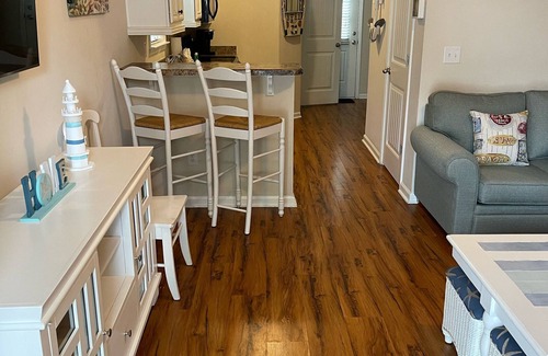 Myrtle Beach Cottage | Relaxing and Cozy Cottage, only a block from the beach!