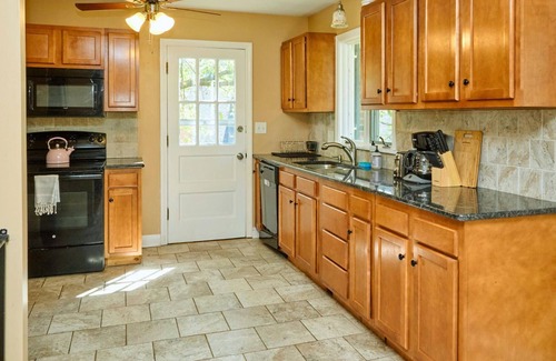 Bowman House | Relaxing and Lovely 5BR Home! Perfect for Family!